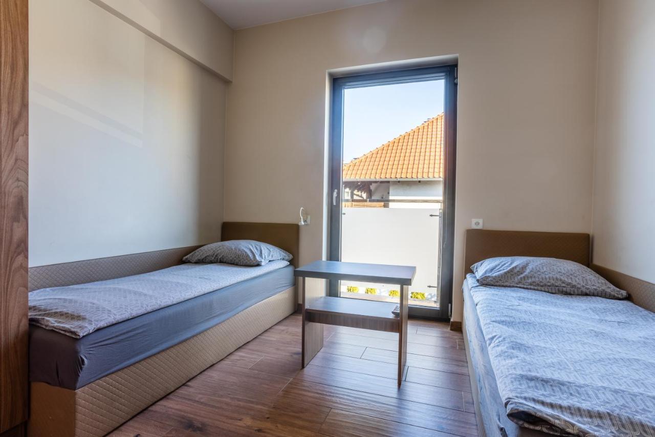 Noclegijarocin Bed & Breakfast 외부 사진