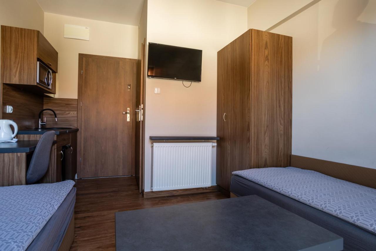 Noclegijarocin Bed & Breakfast 외부 사진