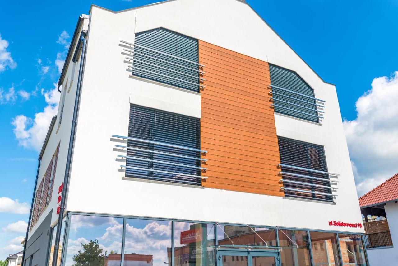 Noclegijarocin Bed & Breakfast 외부 사진